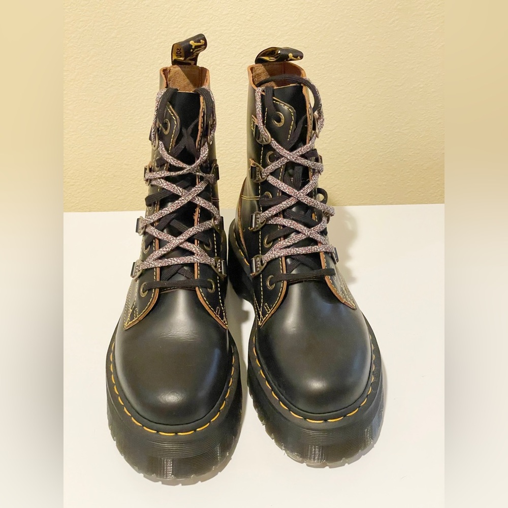 Double lace Doc Martens Platform Sz 9